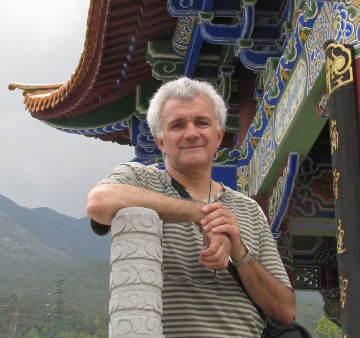 Enzo Cozzi en Dali, China, abril de 2012
